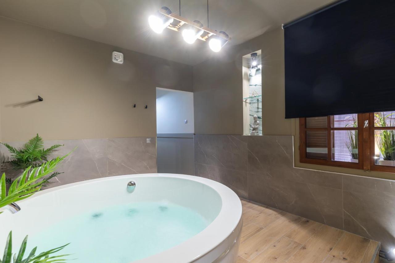 Noho Boutique , Premium Living Dikeou 8 Apartment Athena Bagian luar foto