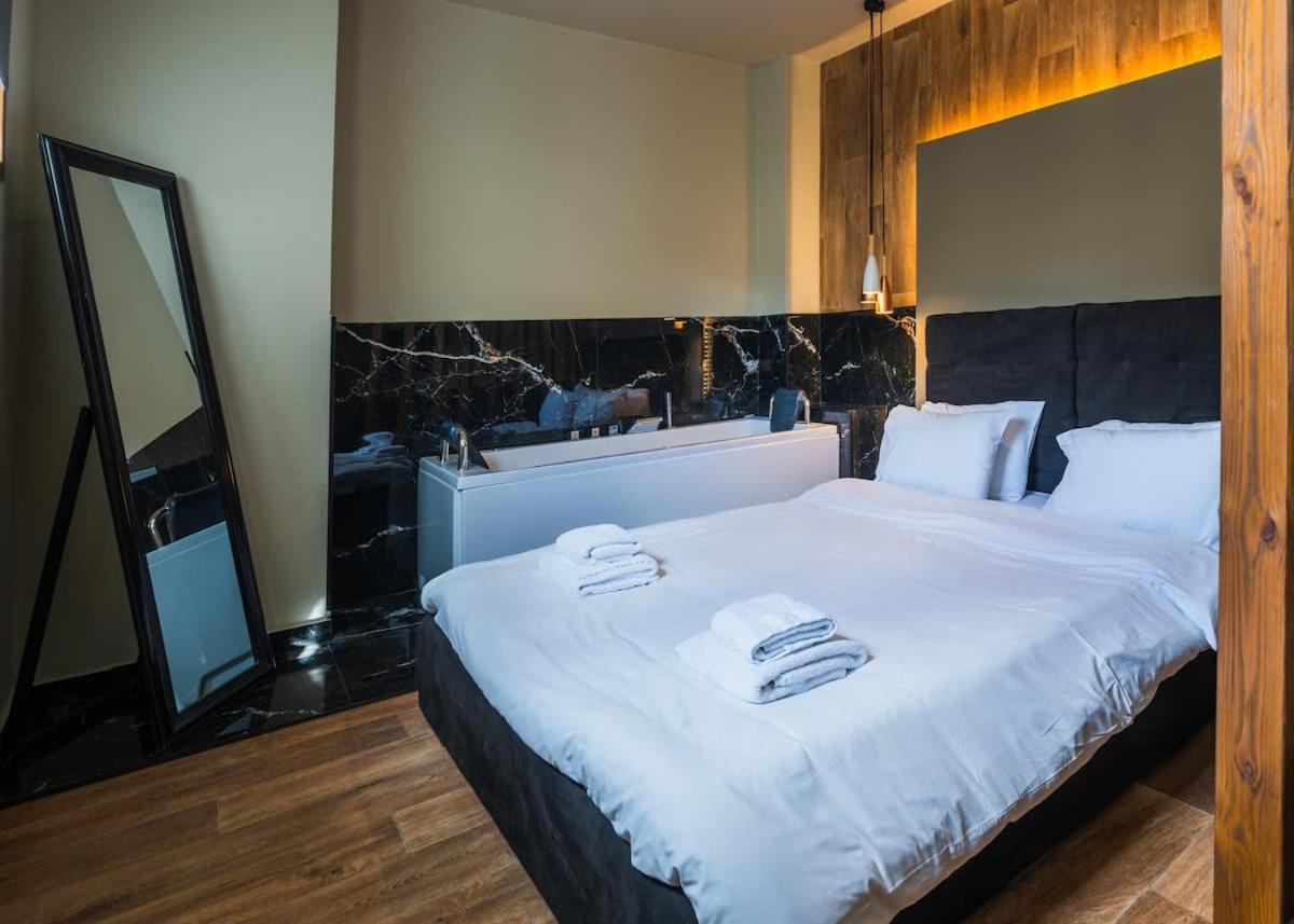 Noho Boutique , Premium Living Dikeou 8 Apartment Athena Bagian luar foto